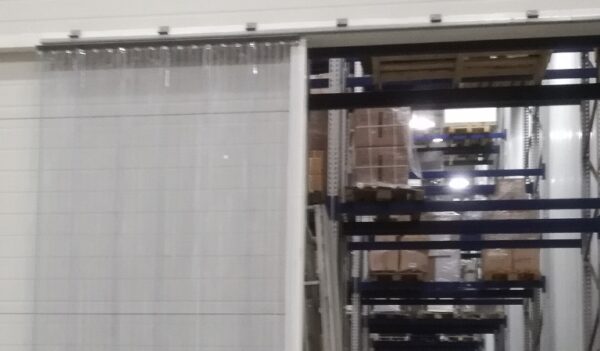 Kurtyna paskowa przesuwna z pasów standart  3 x 300 mm